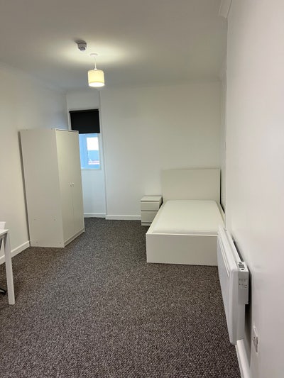 One Bed in Gateshead NE10  Main Photo