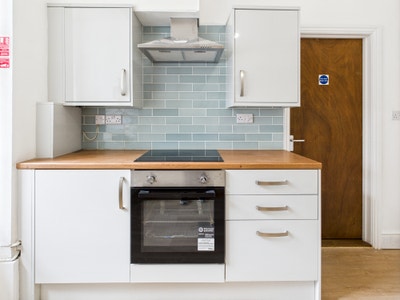 Spacious 2 Bed Flat in Prime The Promenade Main Photo