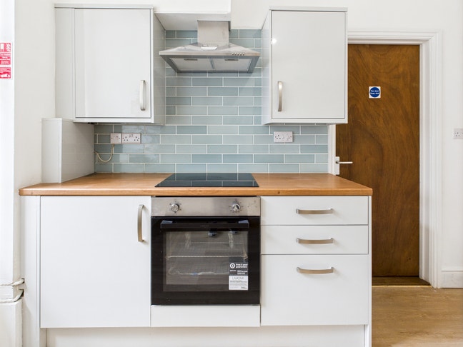 Spacious 2 Bed Flat in Prime The Promenade Main Photo