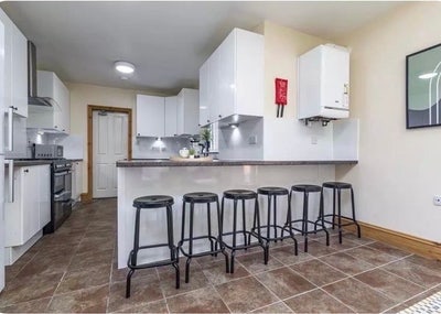 1 Double Bedroom Available in Lenton Main Photo