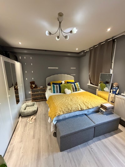 3 bedroom flat near South Wimbledon station Main Photo