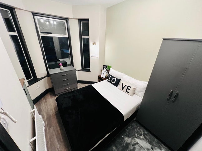 🛏️ Double Room to Let in  📍 Edmonton✨ Main Photo