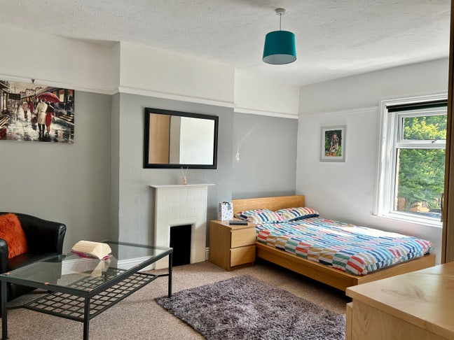 Large double room town centre Main Photo