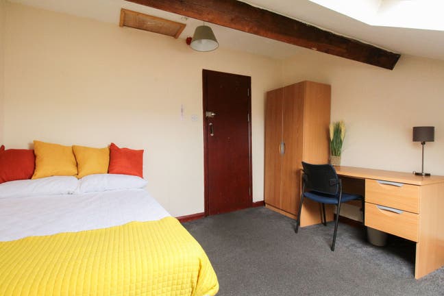 ⭐ Spacious Double Room | Free Communal Cleaning |  Main Photo