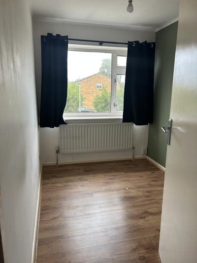 Single room available Main Photo