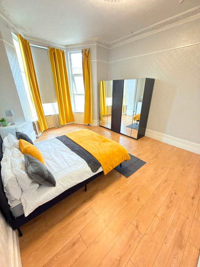 Large Double Rooms All Bills Included Main Photo