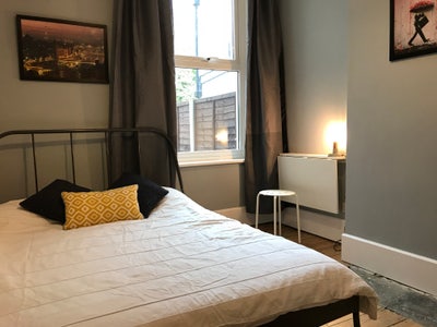 Double Room -Stylish House - Very Central Main Photo