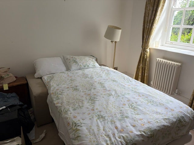 Low cost accommodation in Roehampton Sw15 Main Photo