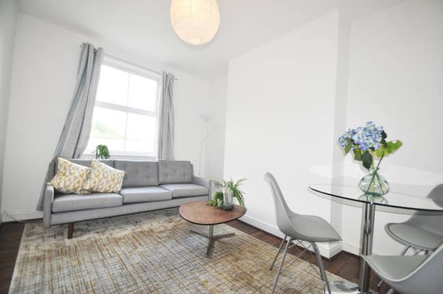 A beautiful 3 bedroom property in Holloway N7 Main Photo