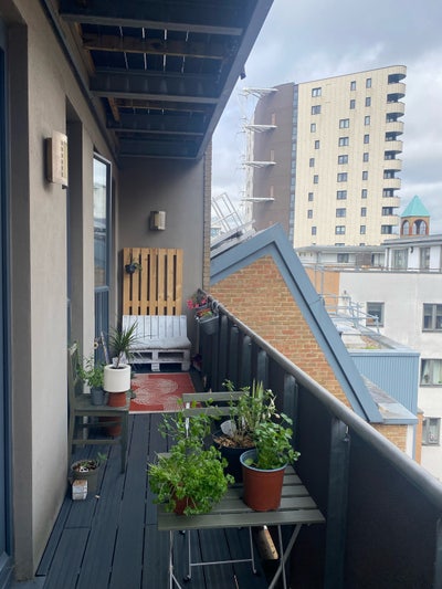 Huge flat with balcony in supreme location Main Photo