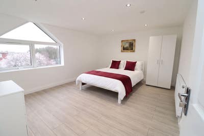 Large Room in Streatham  - SW 16 - Living & Garden Main Photo