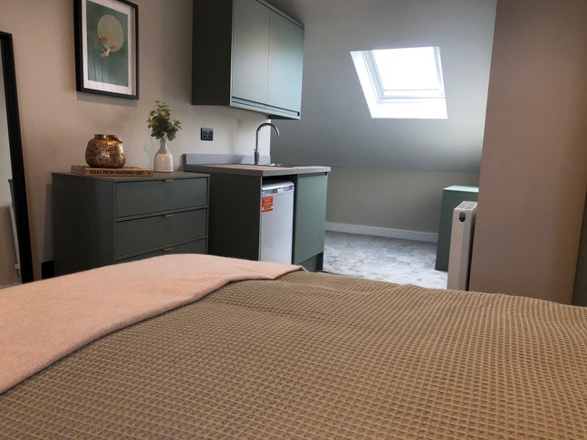 Luxury En-Suite Rooms — Maidstone Hospital / Town  Main Photo