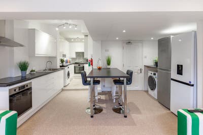 Premium GL50 House Share | All Bills & Cleaner Inc Main Photo