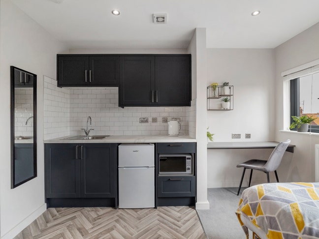 Stunning Studio in Queenswalk, Woodston Main Photo