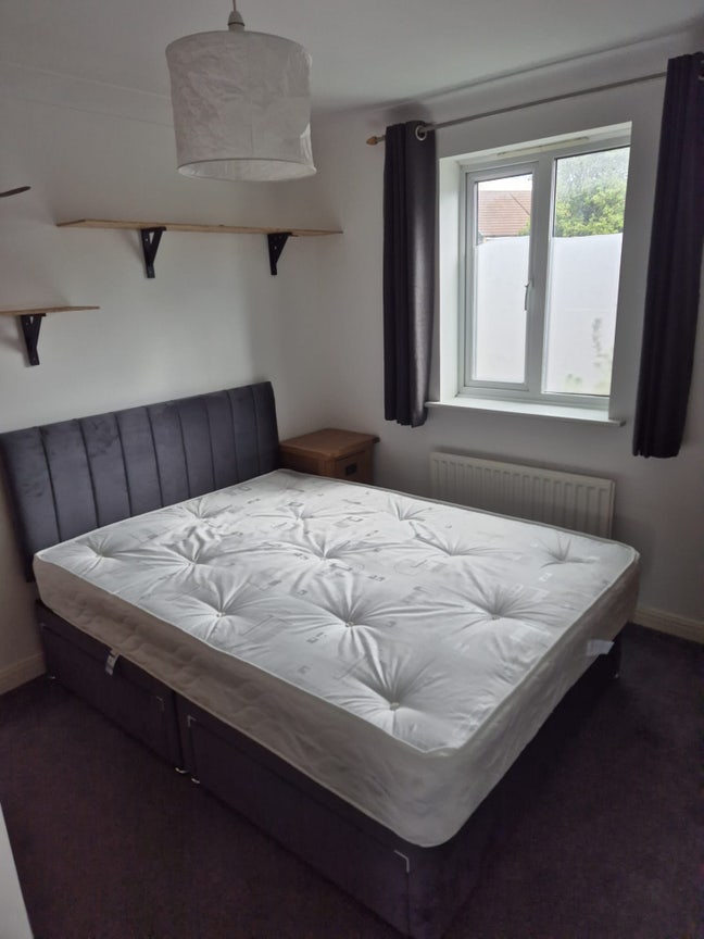 Small double room in Horfield (professional only) Main Photo