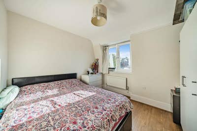 Well refurbished 5 bed flat with Big Living Room Main Photo