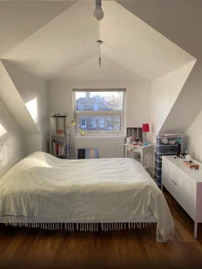 Airy ensuite loft conversion  Main Photo