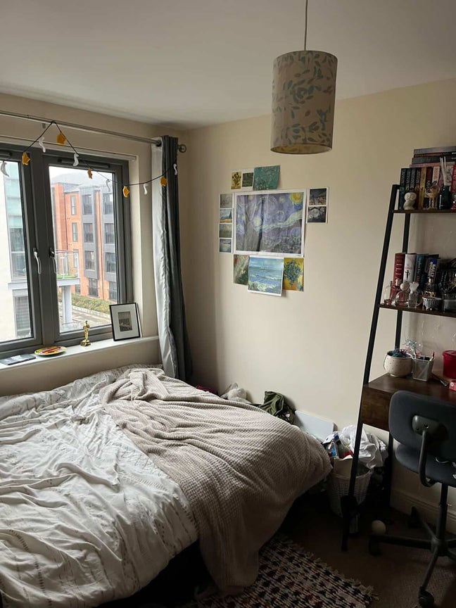 Double Bed Room Available - 2nd September  Main Photo