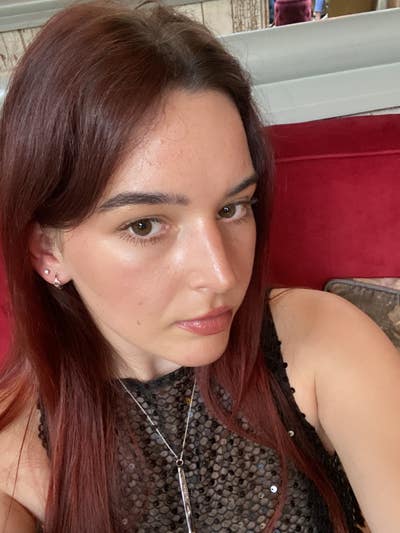 24 / seeking friendly flat/house share :)  Main Photo