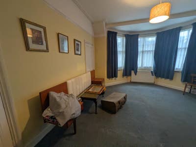 Low cost accommadation in Streatha Hill SW2 Main Photo
