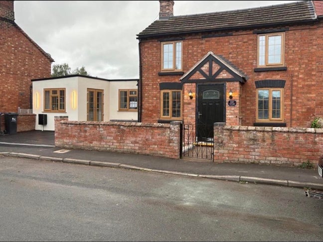 Fully renovated cottage Main Photo