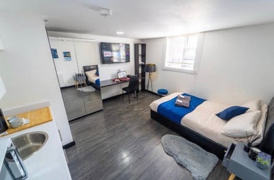 Lux En Suite studios-women preferred  UC accepted Main Photo