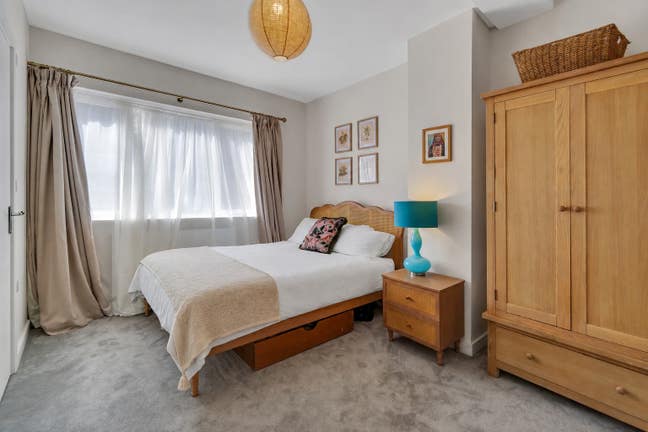 Ensuite Rooms - Professional - Bedminster Main Photo
