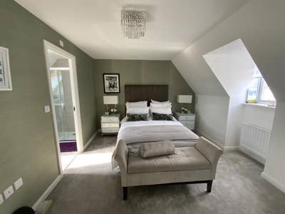 En-suite Room Available in wootton Main Photo