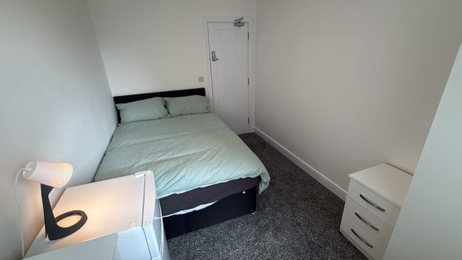 Room in a Shared House, Silver Street, B14 Main Photo
