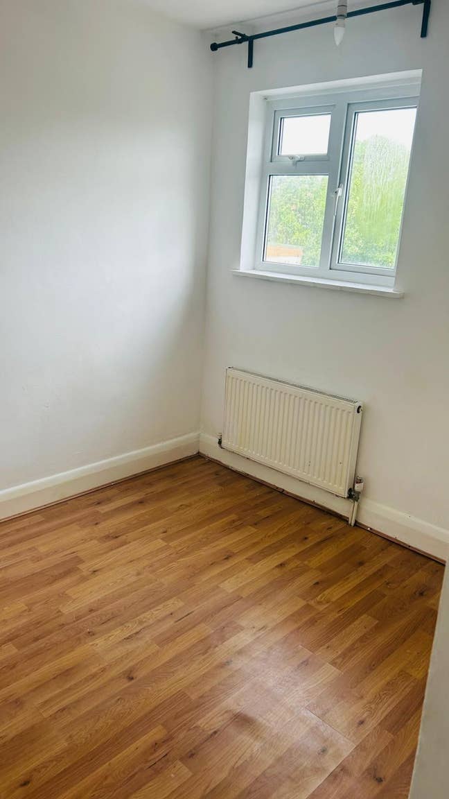 Bills Included – Rooms Available in Spacious 4-Bed Main Photo