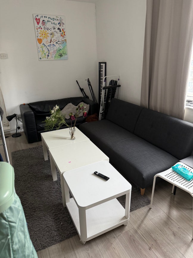 Small Double Room for Rent in N1 6LE Main Photo