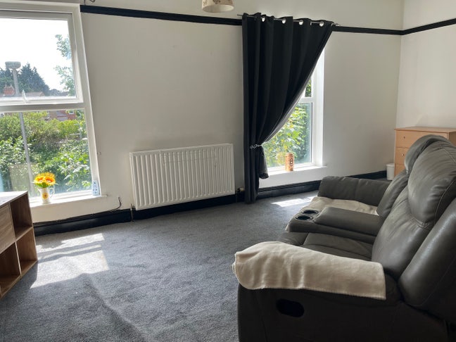 Extra Large Double Room, 5 mins to Town Centre Main Photo