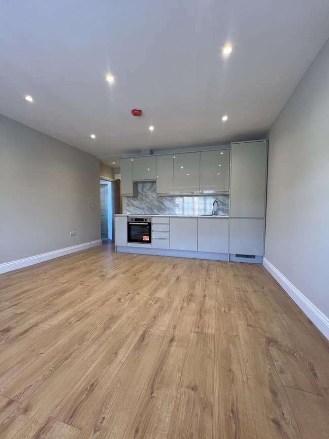 A Modern Furnished  Studio Main Photo