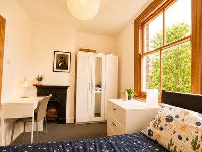 Beautiful room in Hackney. Victorian house.   Main Photo