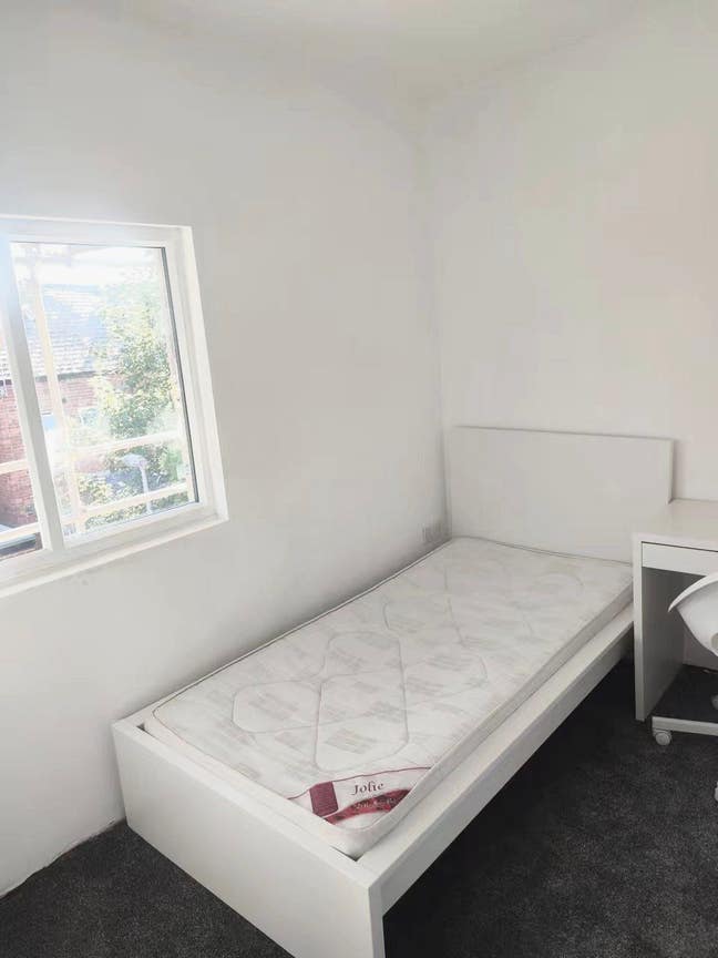 Newly decorated bed room Main Photo
