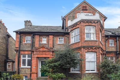 Spacious Studio Flat Kirkstall Road Streatham Hill Main Photo