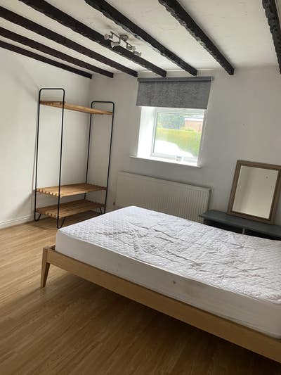 Large Apartment Ashgate Road Main Photo