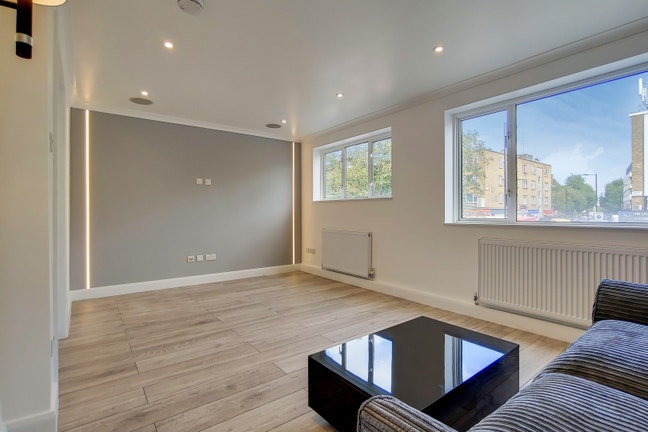 A lovely 3-bedroom apartment located in Paddington Main Photo
