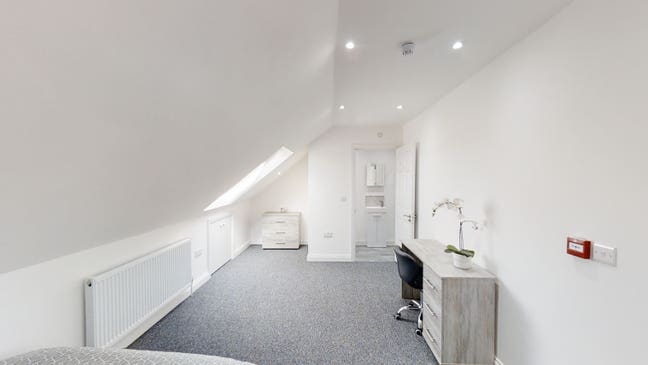 EN-SUITE ROOM Main Photo