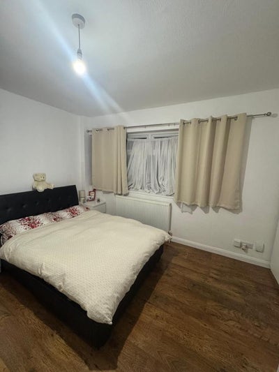 Large Double Room in EN2 8RY | Bills Included | Main Photo