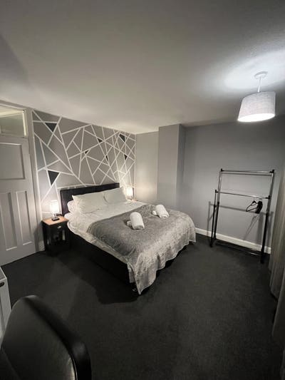 Whole House Available in Coventy - Short/Long Term Main Photo
