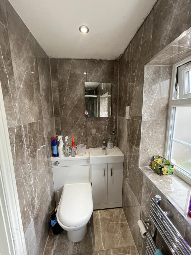 3 Bedrooms, ensuite ,open plan kitchen and Garden Main Photo
