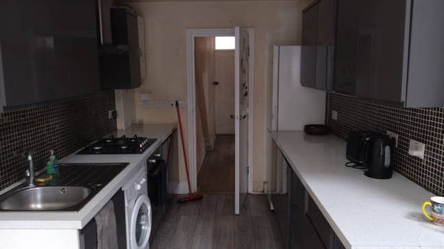 Bright double room available. Main Photo
