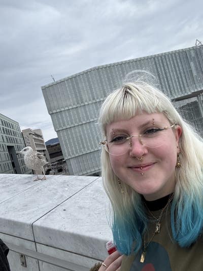 Looking for an east london room! Main Photo