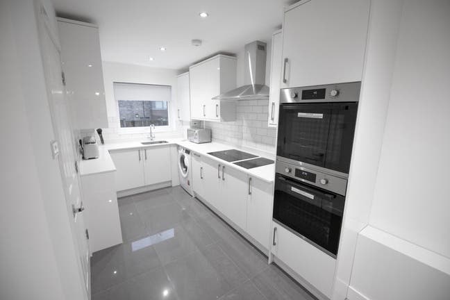 🌟 1 En-Suite Room | Canary Wharf | Available Now Main Photo