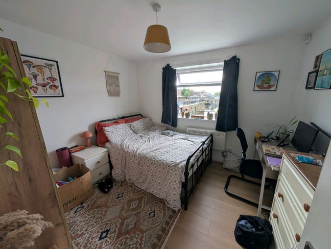Room to rent for 2 Months  Main Photo