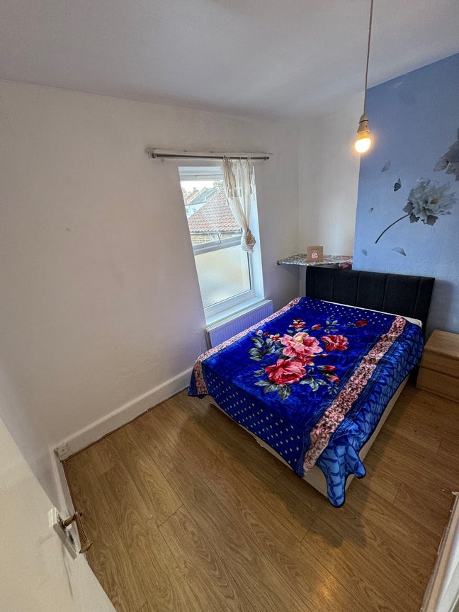 2 Rooms Available SE15 2BU Main Photo