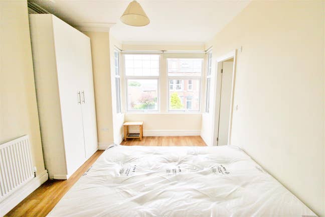 Ensuite room to rent in Kirkstall  Main Photo