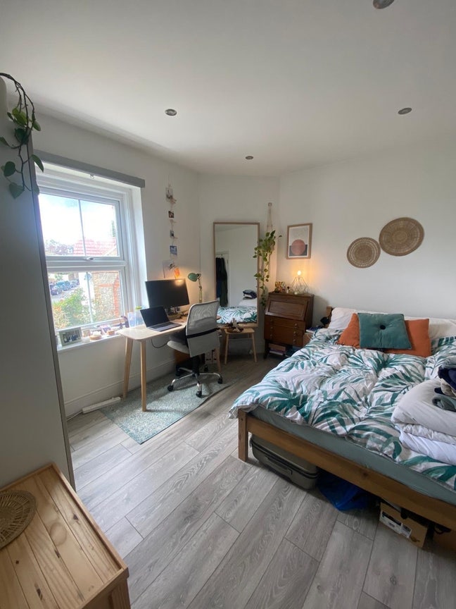 Seeking third flatmate in north London girls flat Main Photo