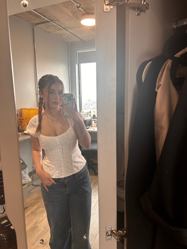 Looking for room/house share Main Photo